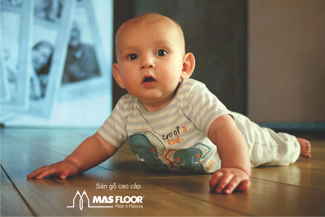 Sàn gỗ thân thiện với cơ thể trẻ nhỏ, giúp các em phát triển lạnh mạnh nhất